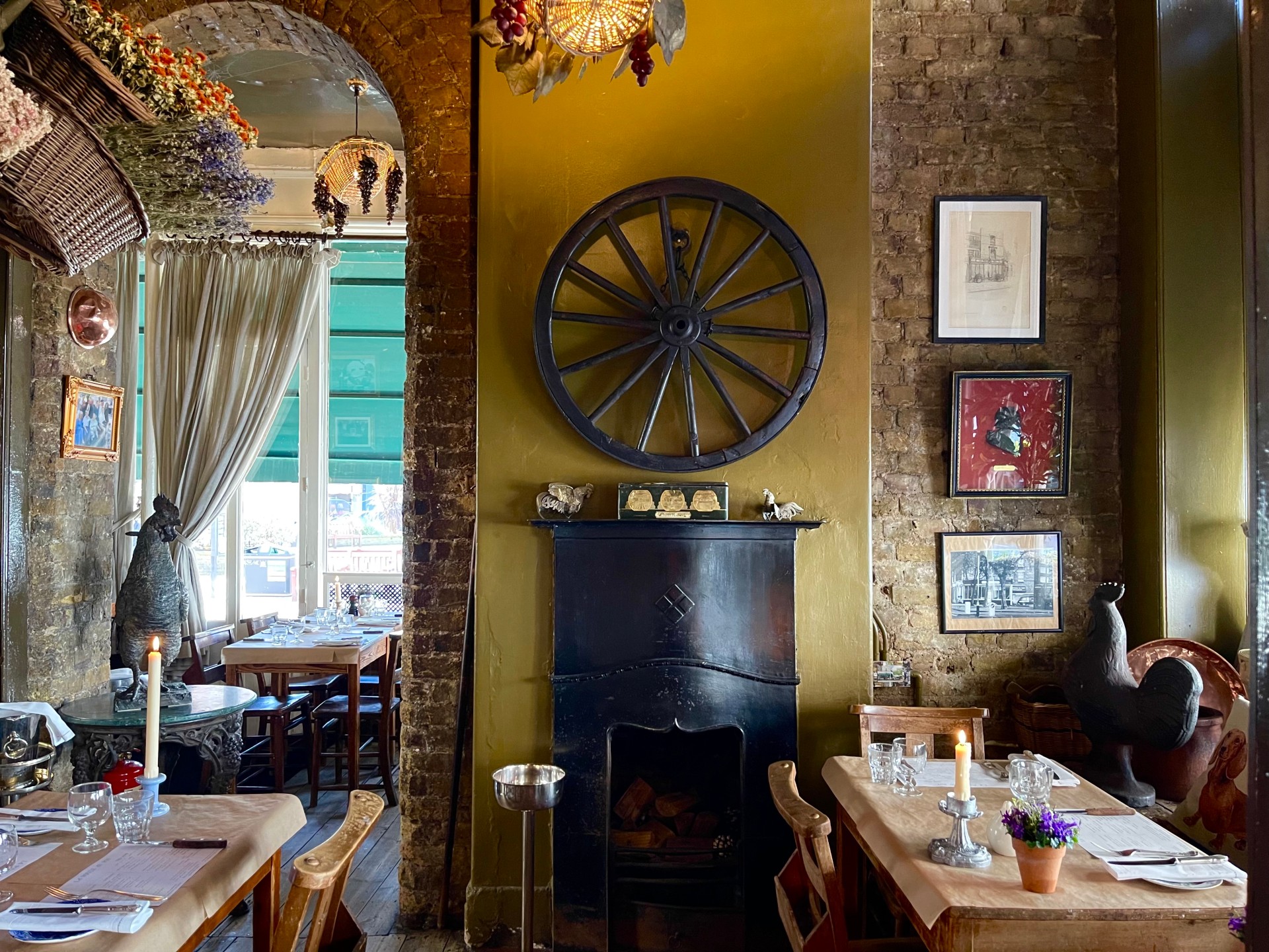 La Poule au Pot - interior 20.jpg